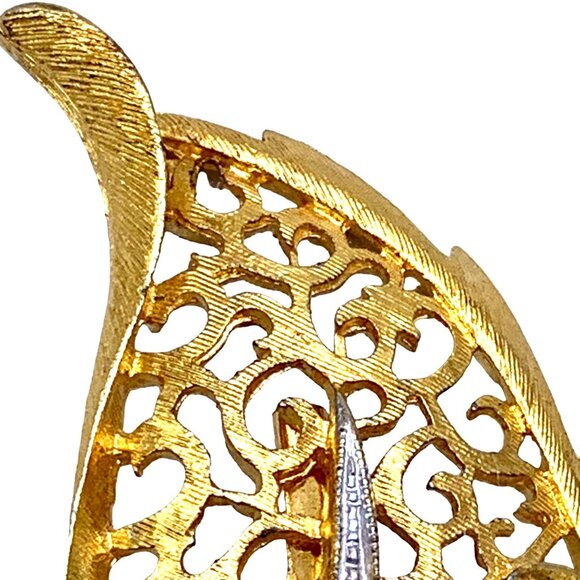 Vintage Gold-Tone Leaf Brooch With Rhinestone Accent & Elegant Filigree Design - Picture 4 of 8